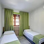 Check In 3*