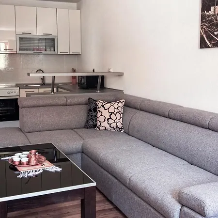 Check In 3* Stolac