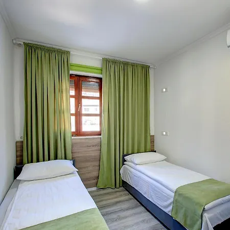 Check In 3*